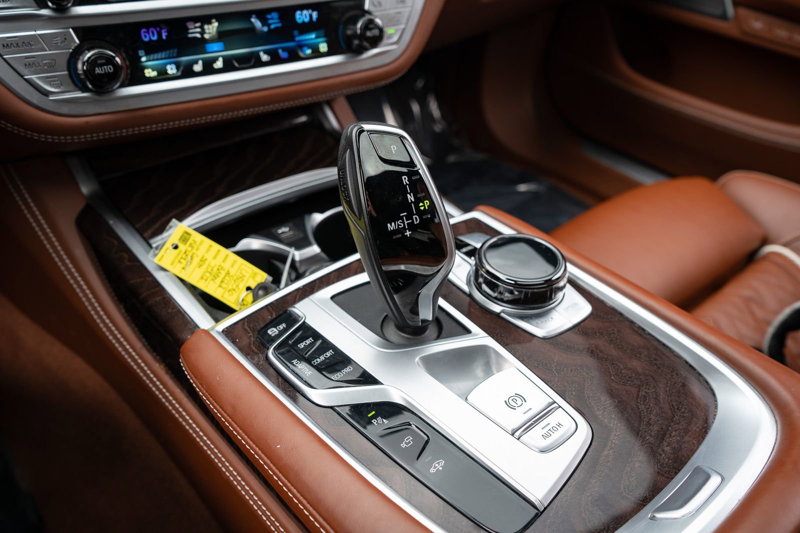 Used 2022 BMW 750i xDrive w/ Autobahn Package image 43