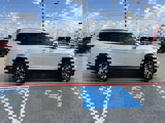 New 2026 Volkswagen Atlas SEL image 5