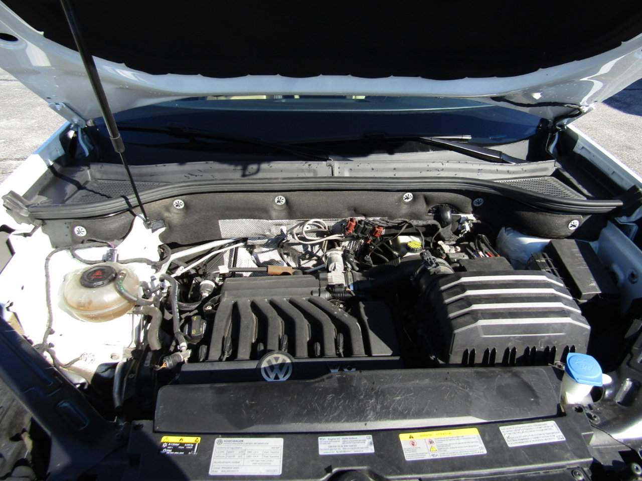 Used 2021 Volkswagen Atlas Cross Sport SE w/ Panoramic Sunroof Package image 32