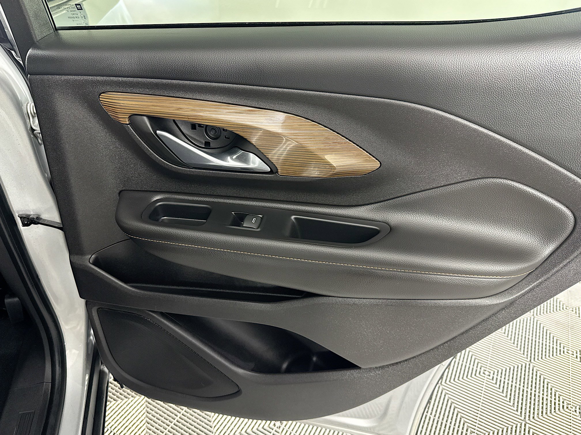 Used 2018 GMC Terrain SLE w/ Driver Convenience Package image 27