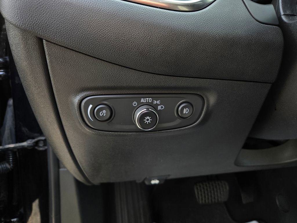 Used 2021 Chevrolet Equinox LT AWD/4WD image 15