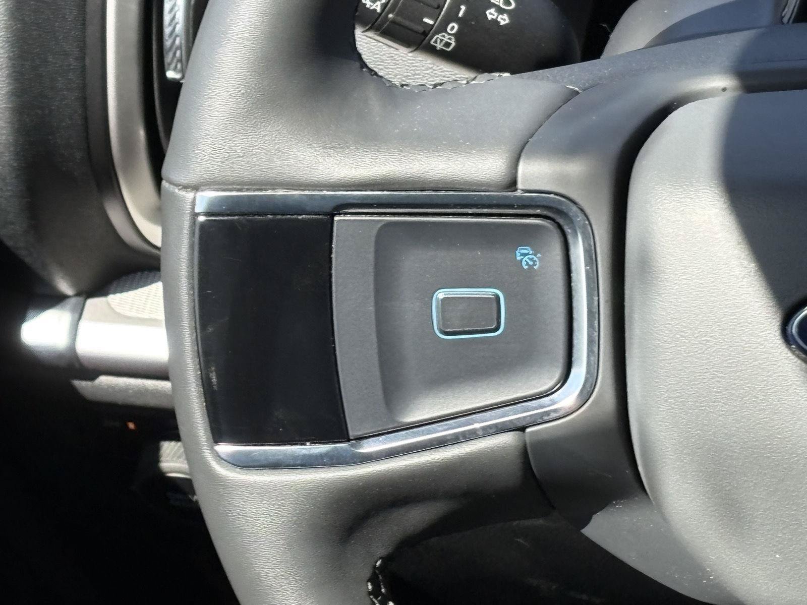 Used 2025 Ford Expedition Active AWD/4WD image 9