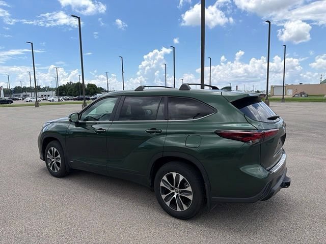 Used 2025 Toyota Highlander XLE AWD/4WD image 17