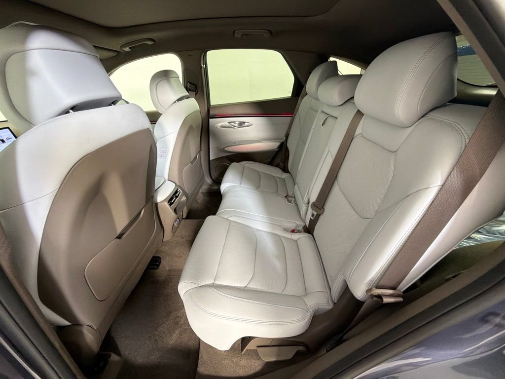 New 2027 Genesis GV70 2.5T Advanced AWD/4WD image 25