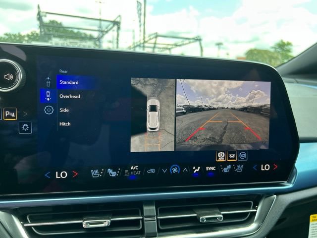 New 2026 Chevrolet Equinox EV LT w/ Convenience Package II AWD/4WD image 22