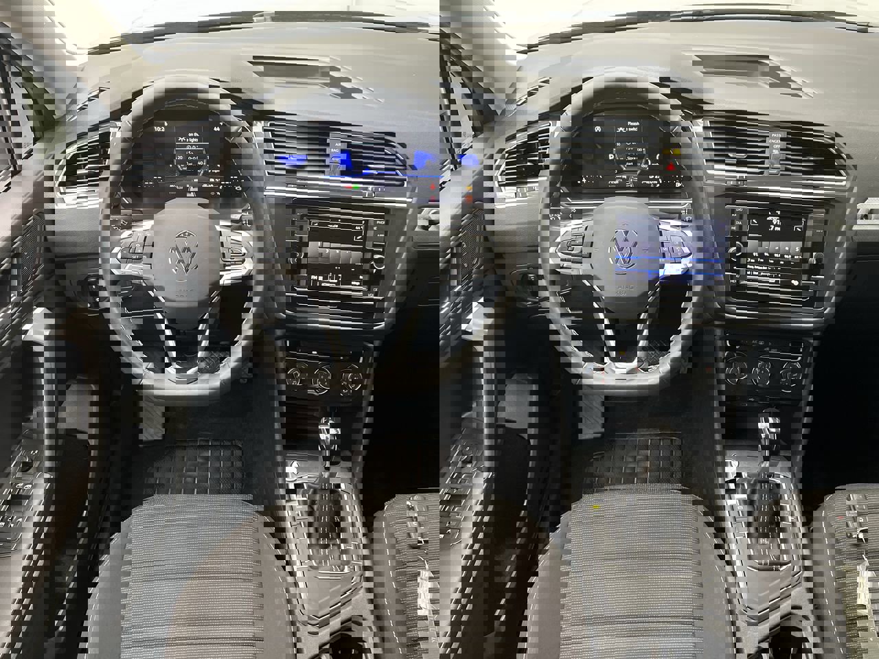 Used 2024 Volkswagen Tiguan S image 12