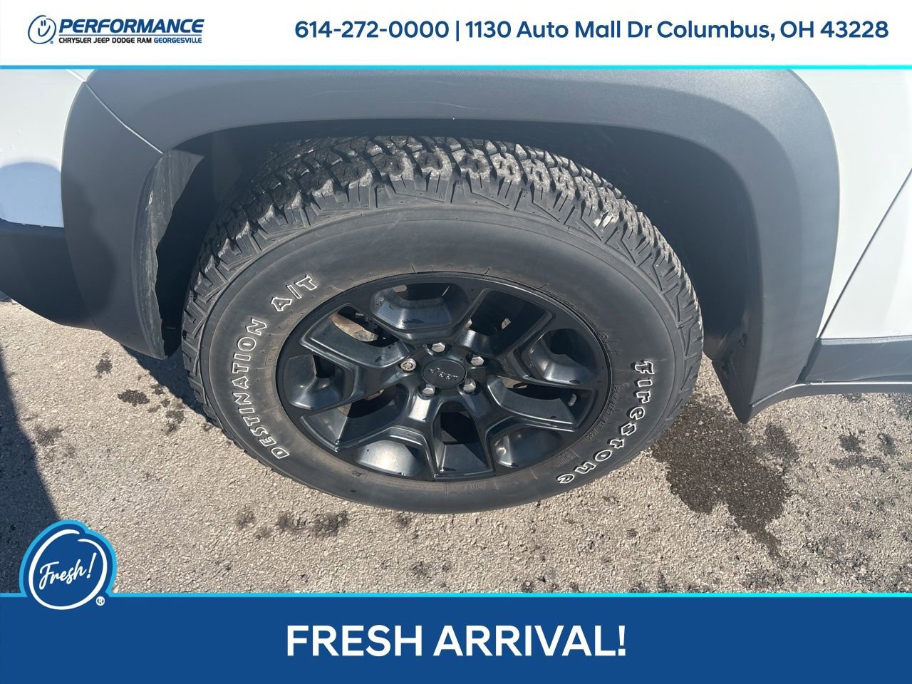 Used 2019 Jeep Cherokee Trailhawk w/ Cold Weather Group image 10