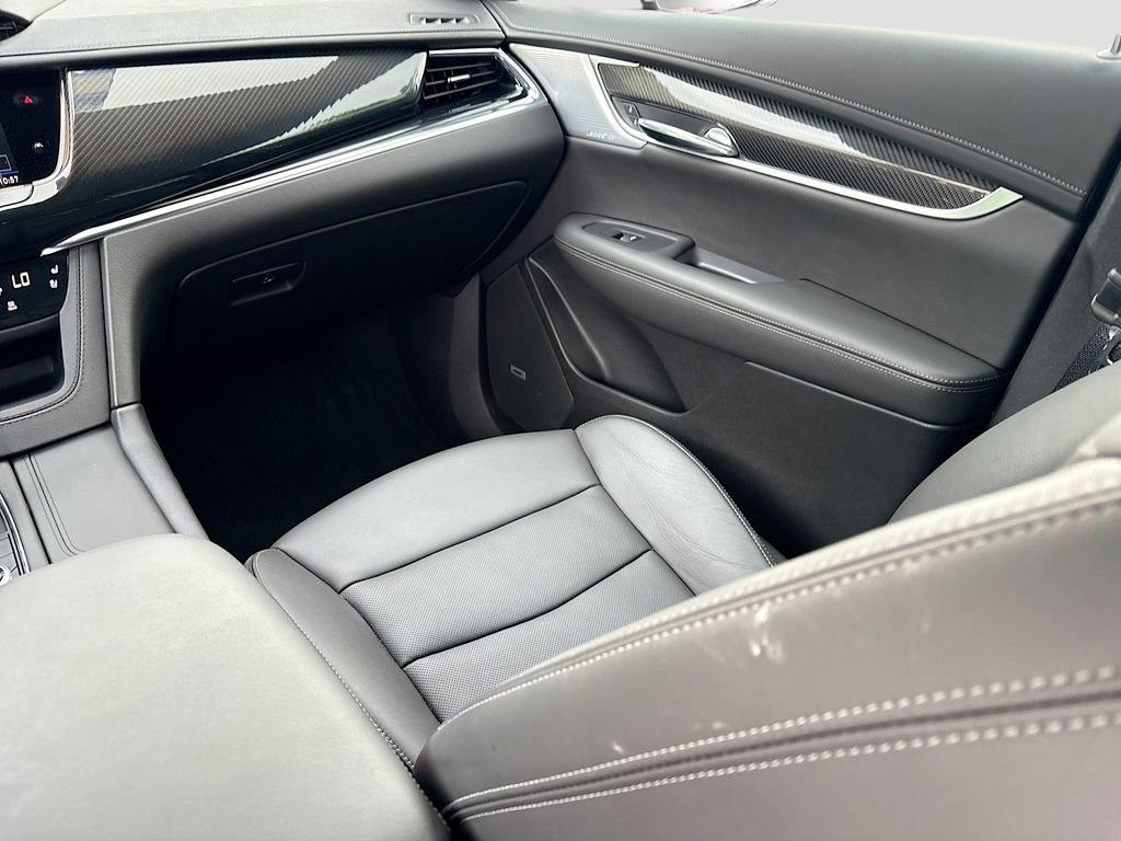 Used 2024 Cadillac XT6 Sport w/ Technology Package image 25