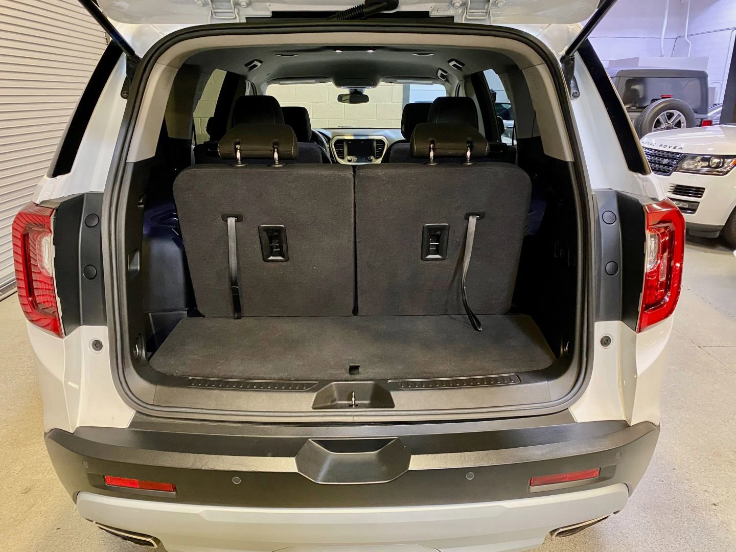 Used 2022 GMC Acadia SLE FWD image 37