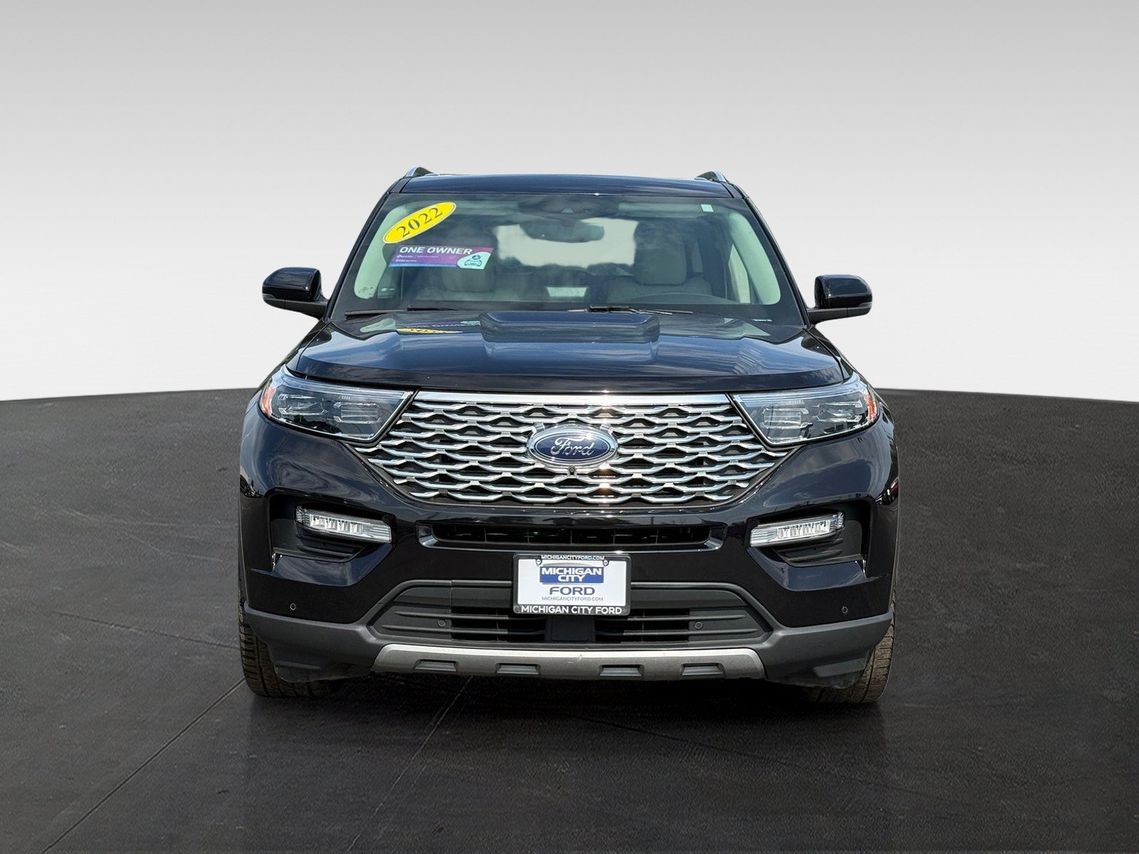 Used 2022 Ford Explorer Platinum w/ Equipment Group 601A AWD/4WD image 2