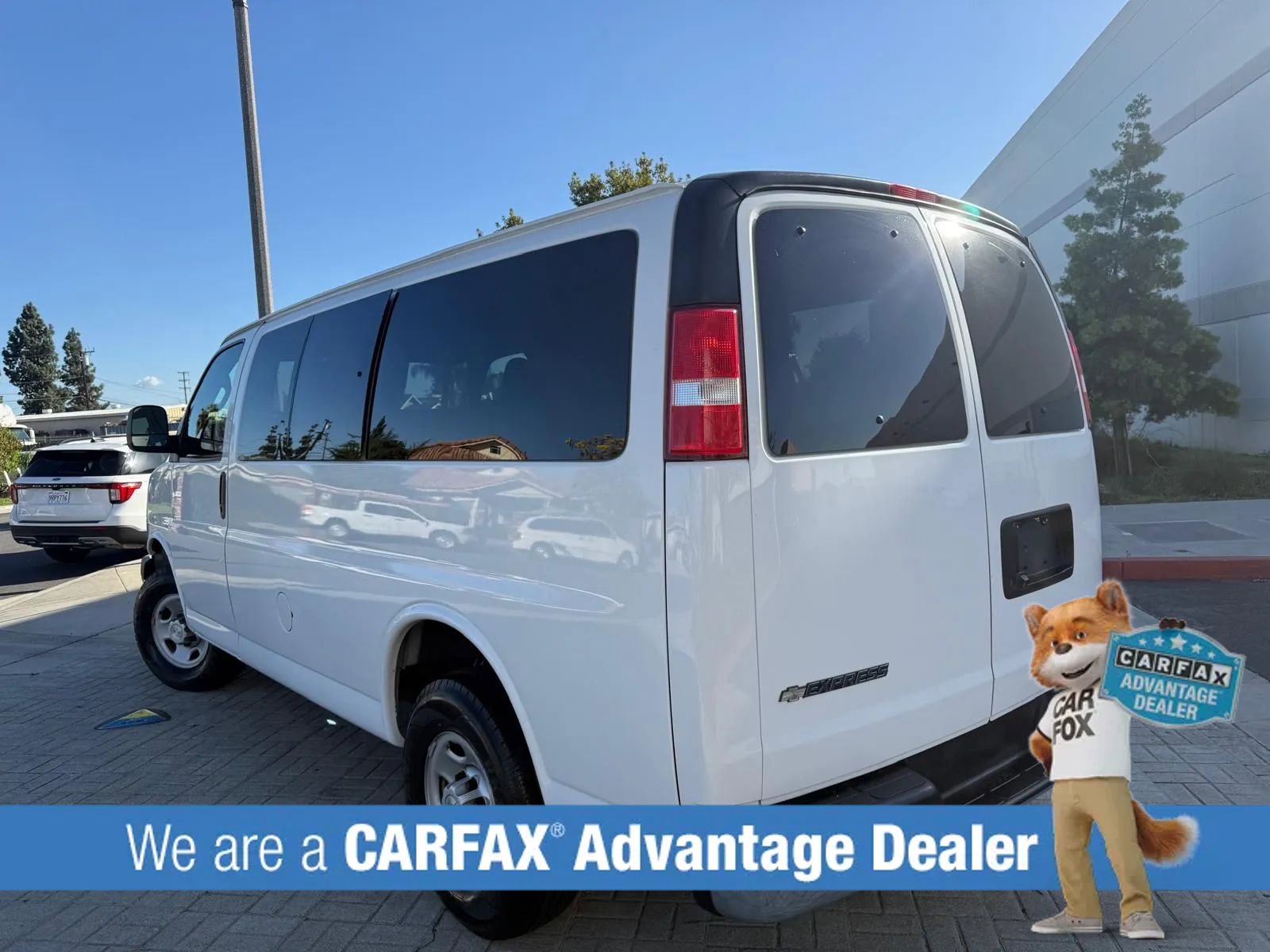 Used 2020 Chevrolet Express 2500 LT w/ LT Preferred Equipment Group RWD image 5