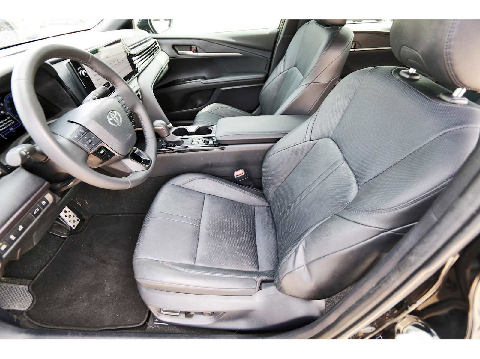 Used 2025 Toyota Camry XSE image 11