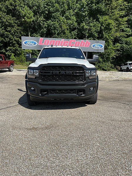 Used 2024 RAM 5500 Tradesman w/ Max Tow Package AWD/4WD image 2