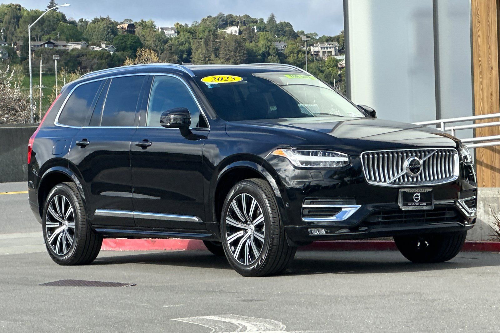 Certified 2025 Volvo XC90 B6 Plus image 10