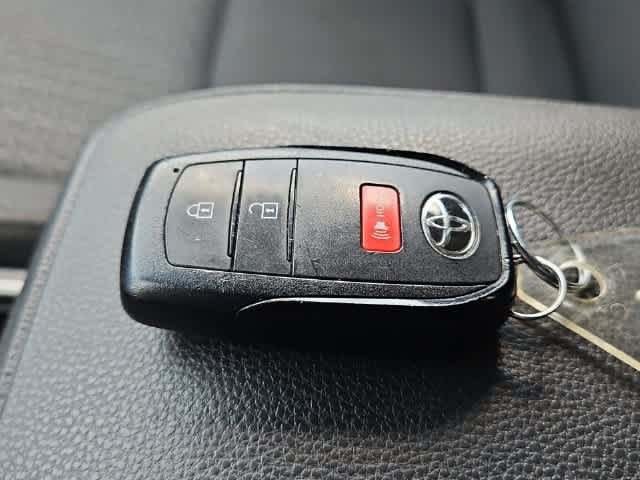 Certified 2025 Toyota 4Runner SR5 AWD/4WD image 34