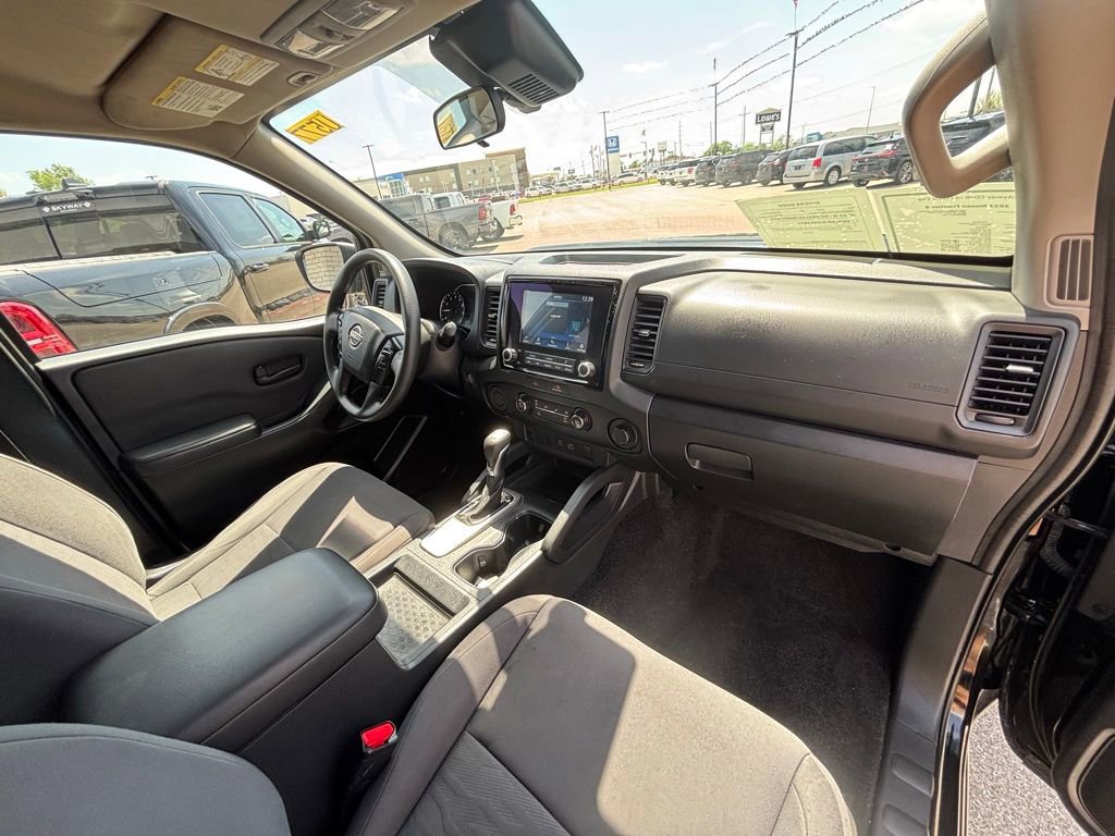 Used 2022 Nissan Frontier S RWD image 8