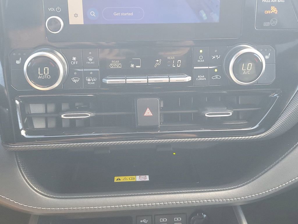 Certified 2023 Toyota Highlander L image 33