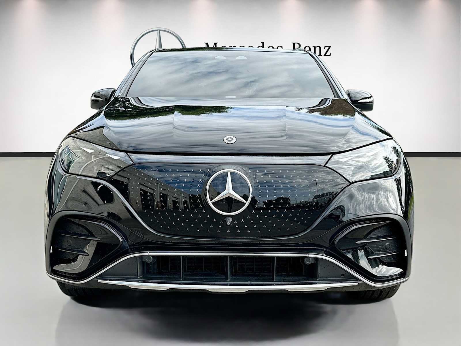 Certified 2023 Mercedes-Benz EQE 500 4MATIC SUV w/ Pinnacle Trim Package image 2