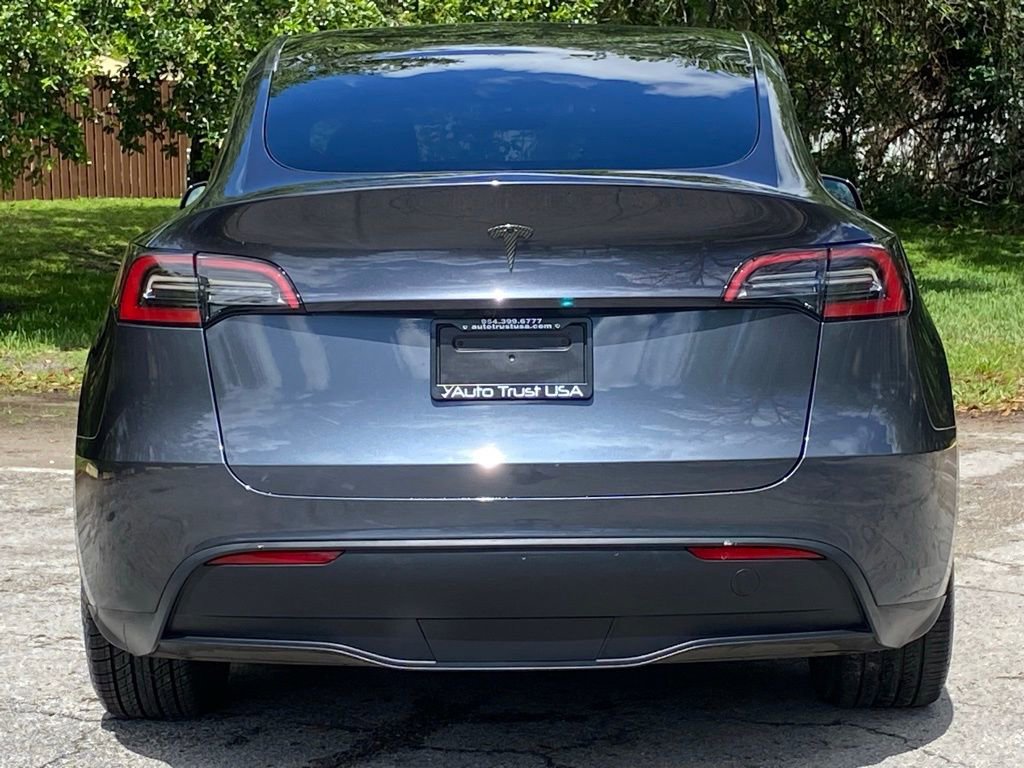 Used 2025 Tesla Model Y Long Range image 8