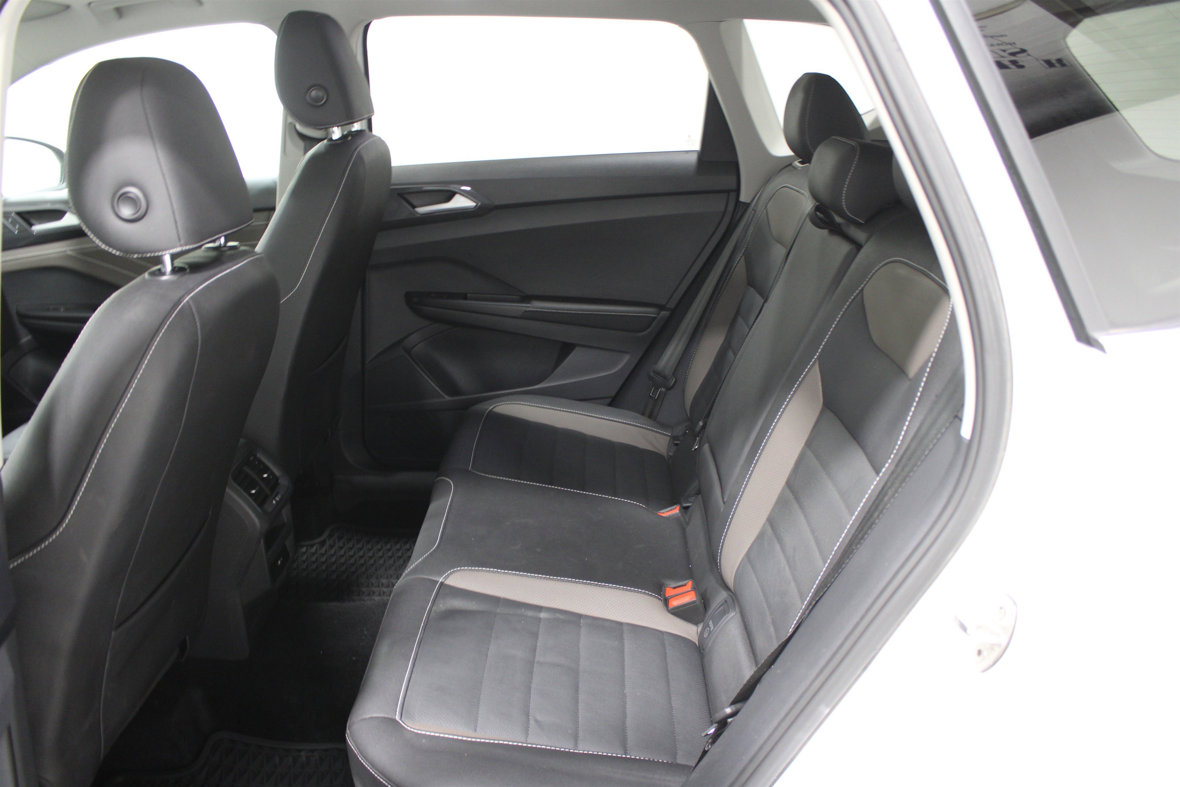 Used 2024 Volkswagen Taos SEL image 20