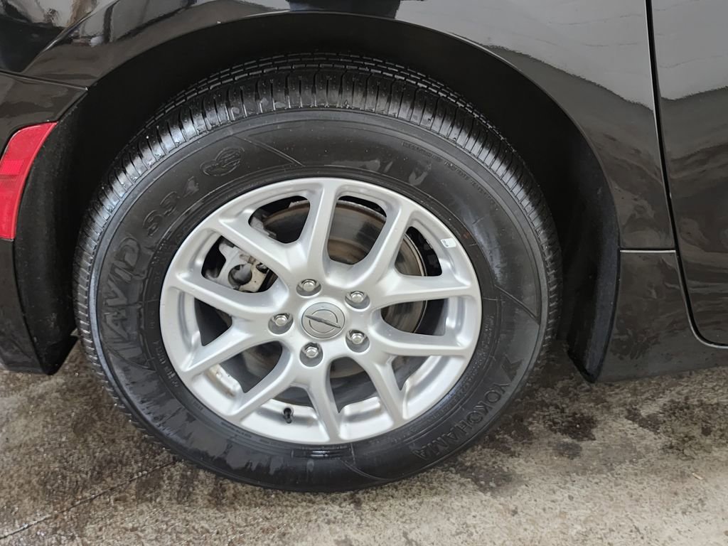 Used 2024 Chrysler Pacifica Touring-L FWD image 34