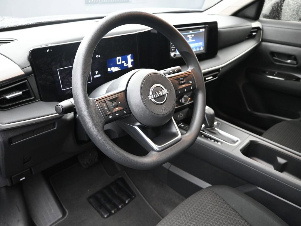 Used 2025 Nissan Kicks S image 15