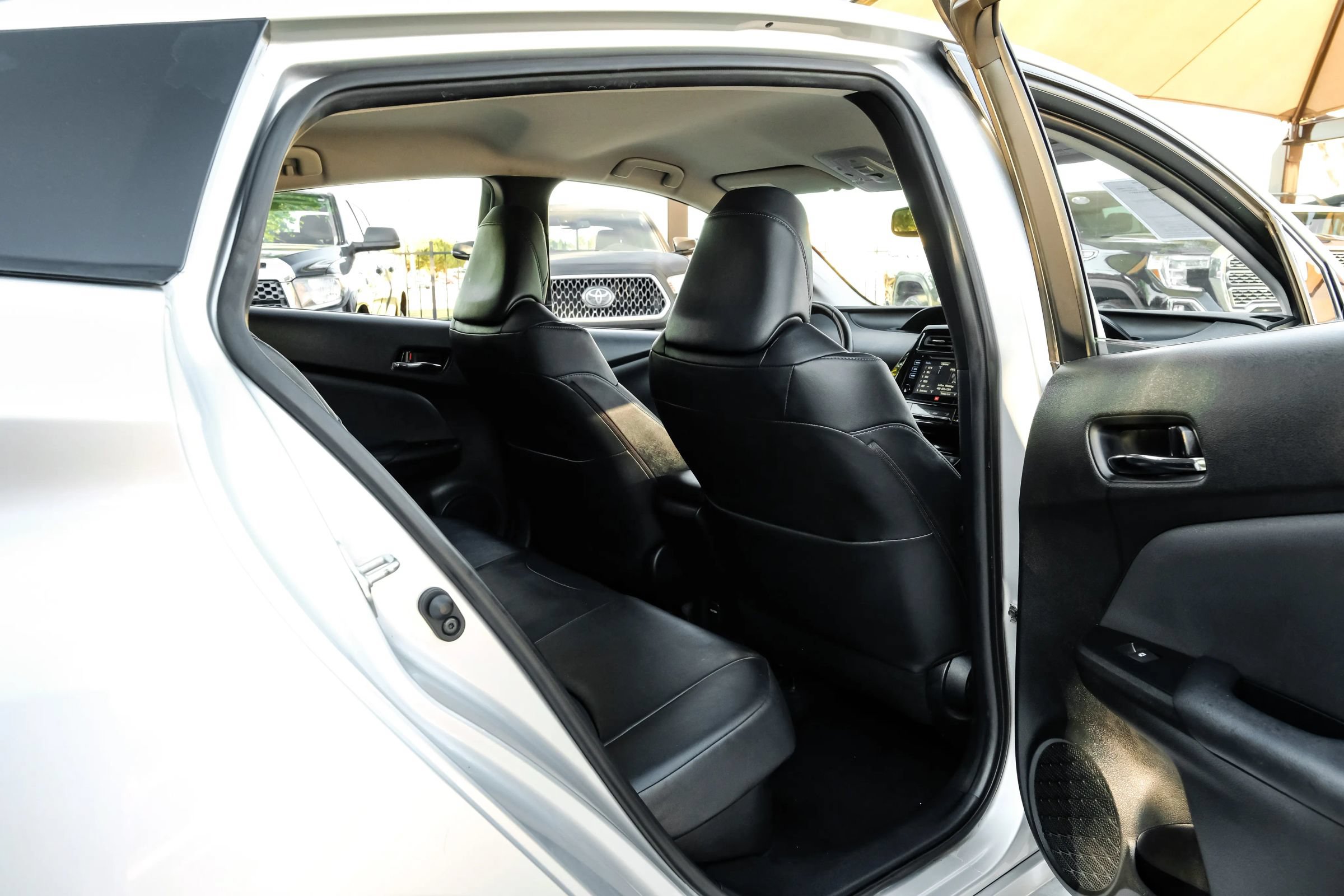 Used 2016 Toyota Prius Four Touring w/ Premium Convenience Package FWD image 40