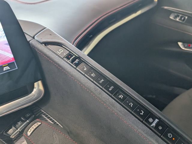 Used 2022 Chevrolet Corvette Stingray Premium Cpe w/ Z51 Performance Package image 30