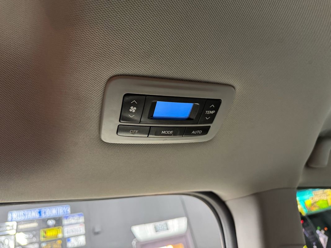 Used 2018 Toyota Sienna XLE Premium AWD/4WD image 33