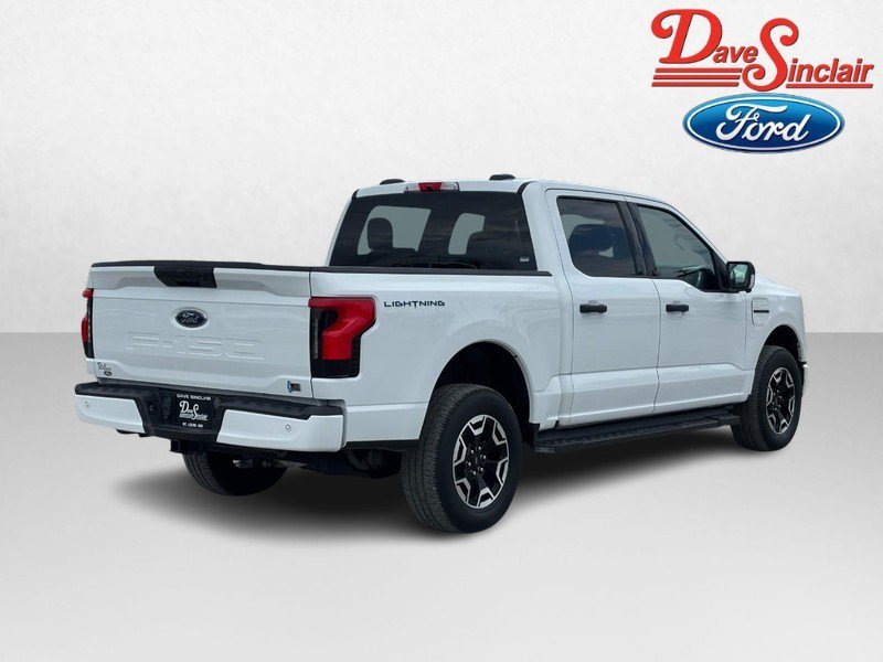 Used 2023 Ford F150 Lightning XLT AWD/4WD image 7