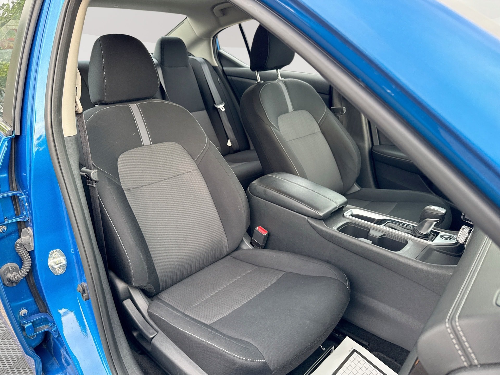 Used 2024 Nissan Sentra SV FWD image 27