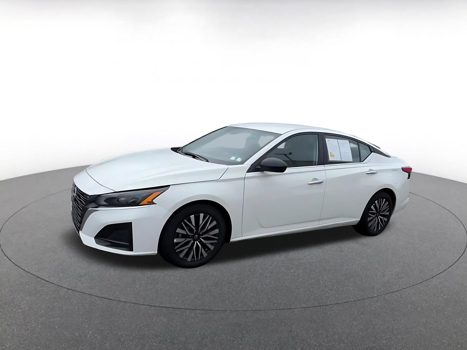 Used 2025 Nissan Altima 2.5 SV FWD image 7
