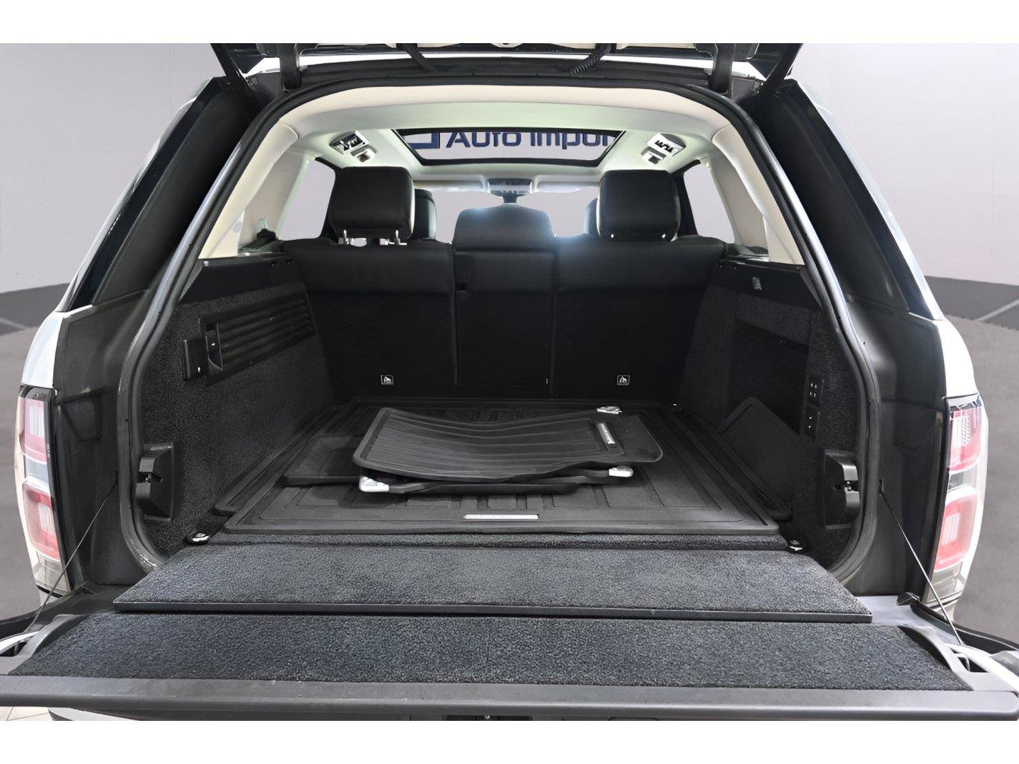 Used 2019 Land Rover Range Rover HSE AWD/4WD image 15