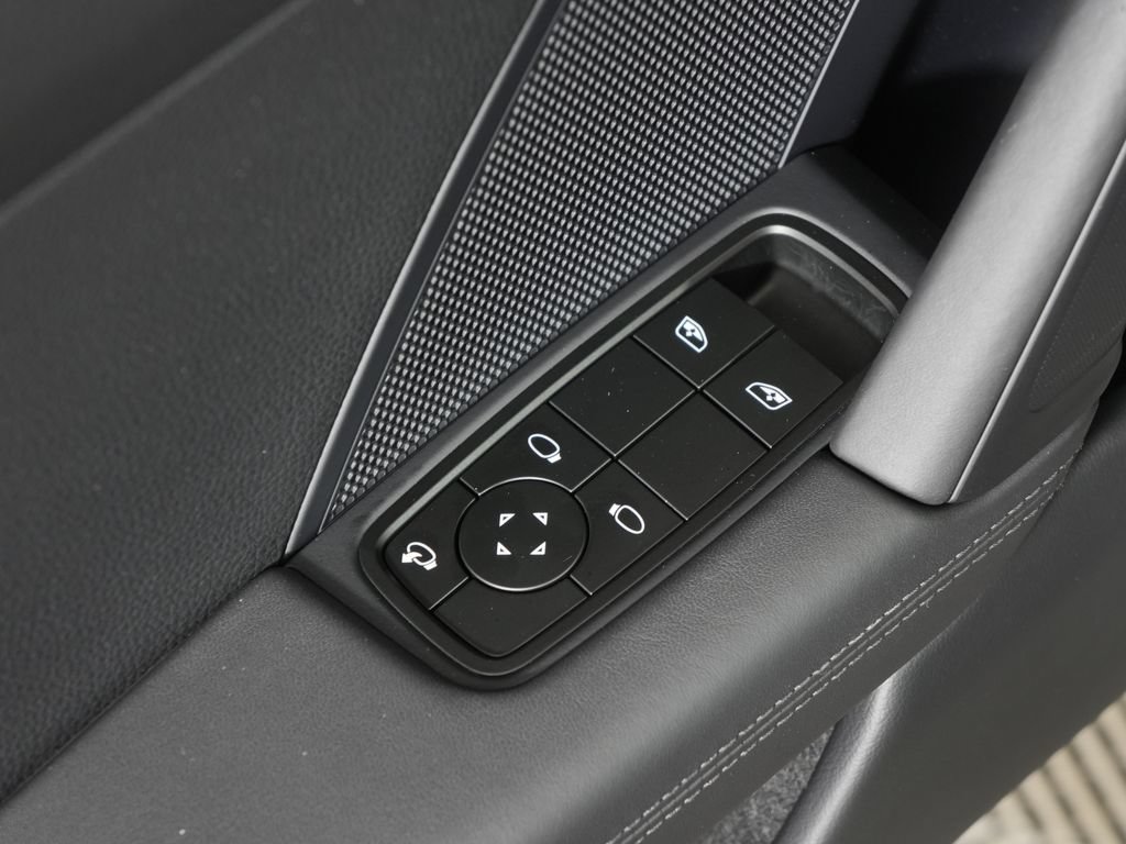 Certified 2024 Porsche 911 Carrera RWD image 22