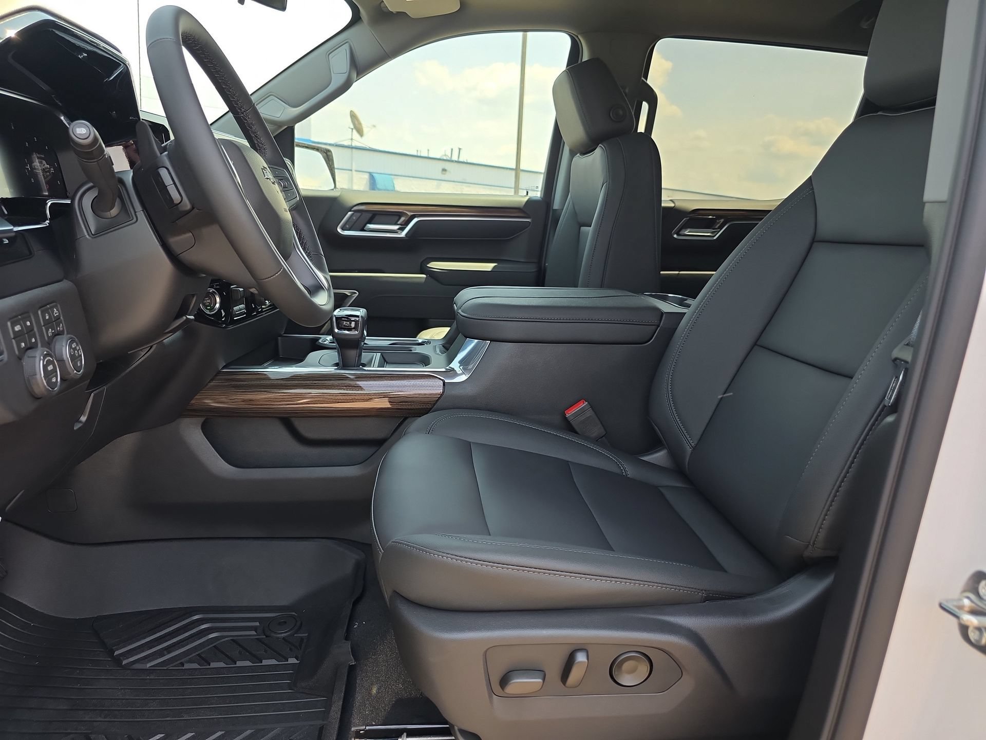 New 2026 Chevrolet Silverado 1500 RST w/ RST All Star Premium Package AWD/4WD image 10