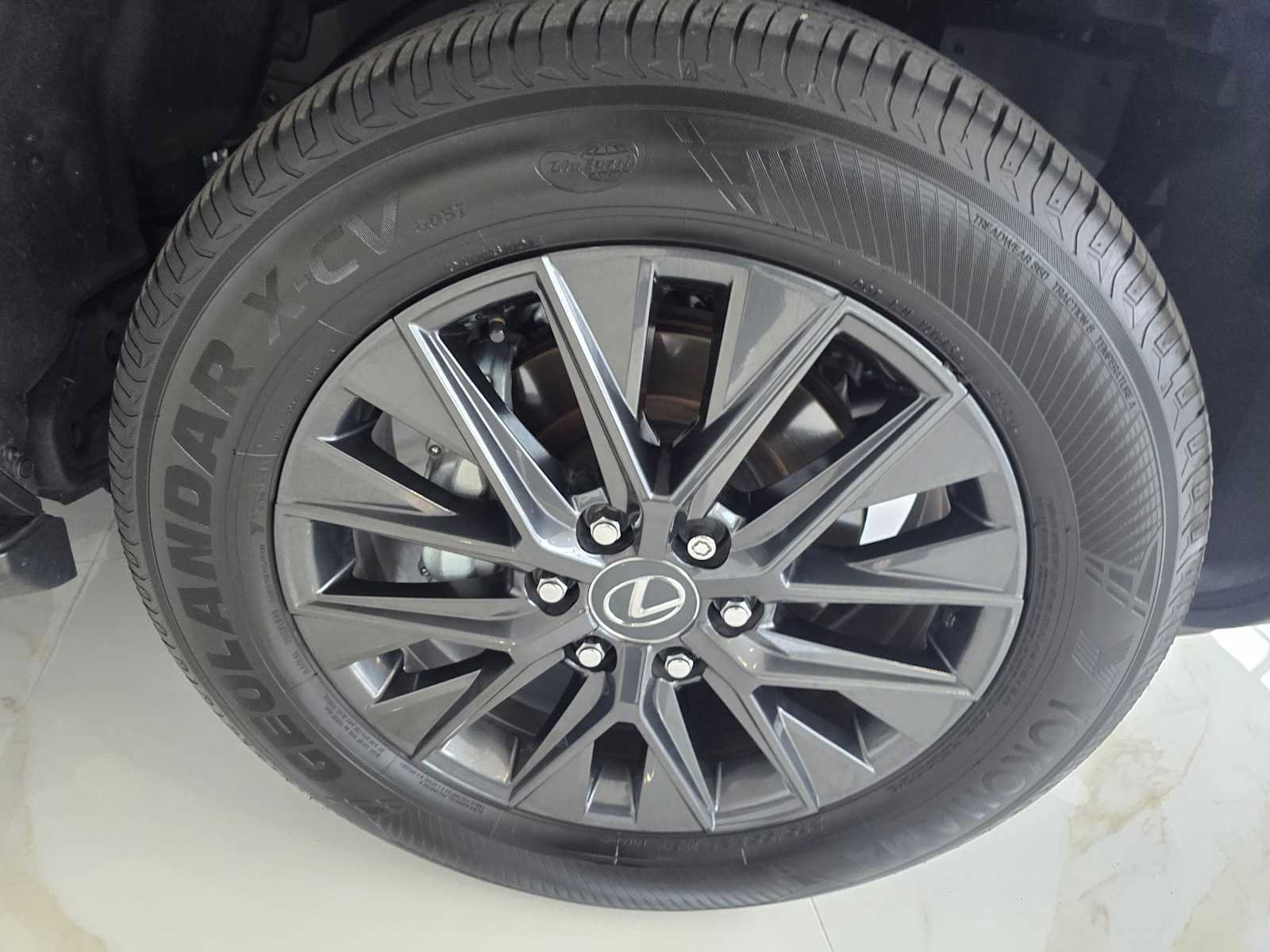 Used 2024 Lexus GX 550 w/ Cold Area Package AWD/4WD image 10