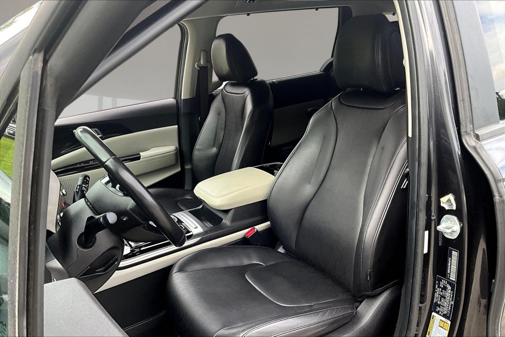 Used 2022 Kia Carnival EX FWD image 20