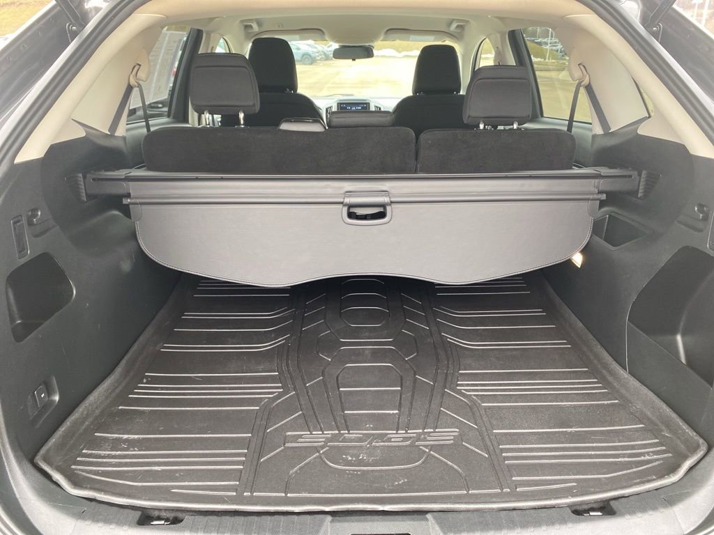 Used 2022 Ford Edge SE w/ Cargo Accessory Package image 16