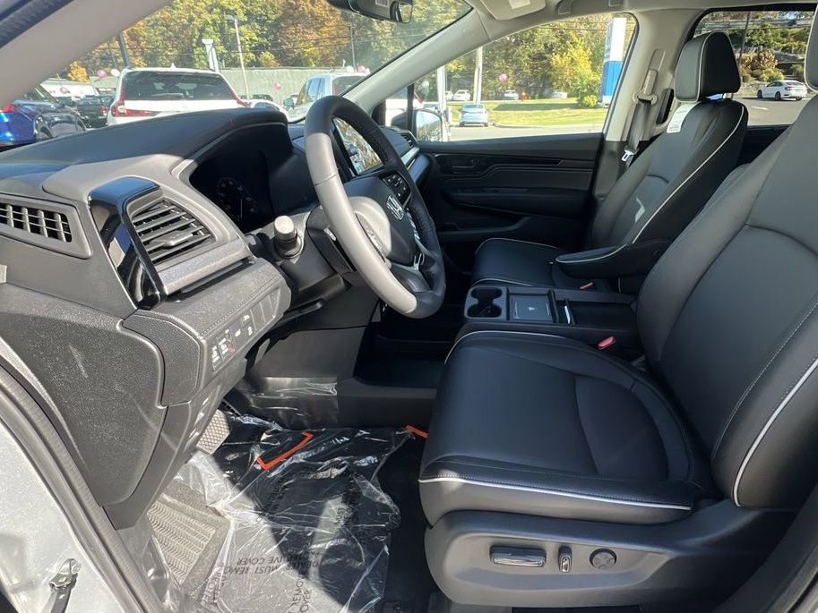 New 2026 Honda Odyssey Touring image 12