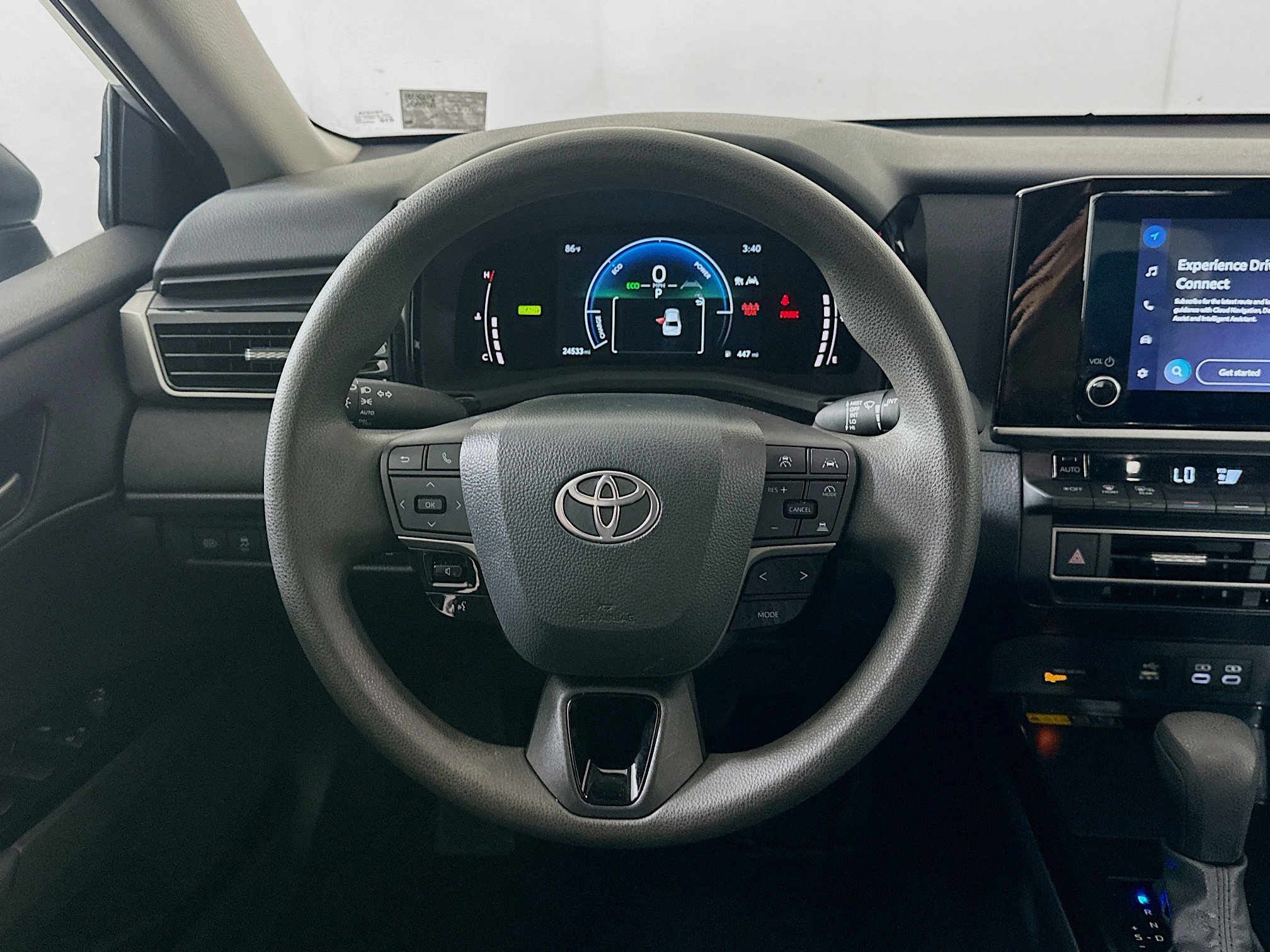 Used 2025 Toyota Camry LE image 18