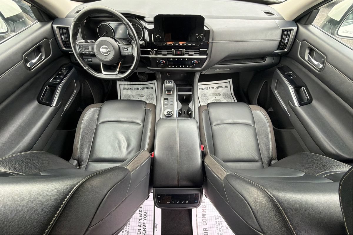 Used 2022 Nissan Pathfinder SL w/ Lighting Package (N92) AWD/4WD image 14