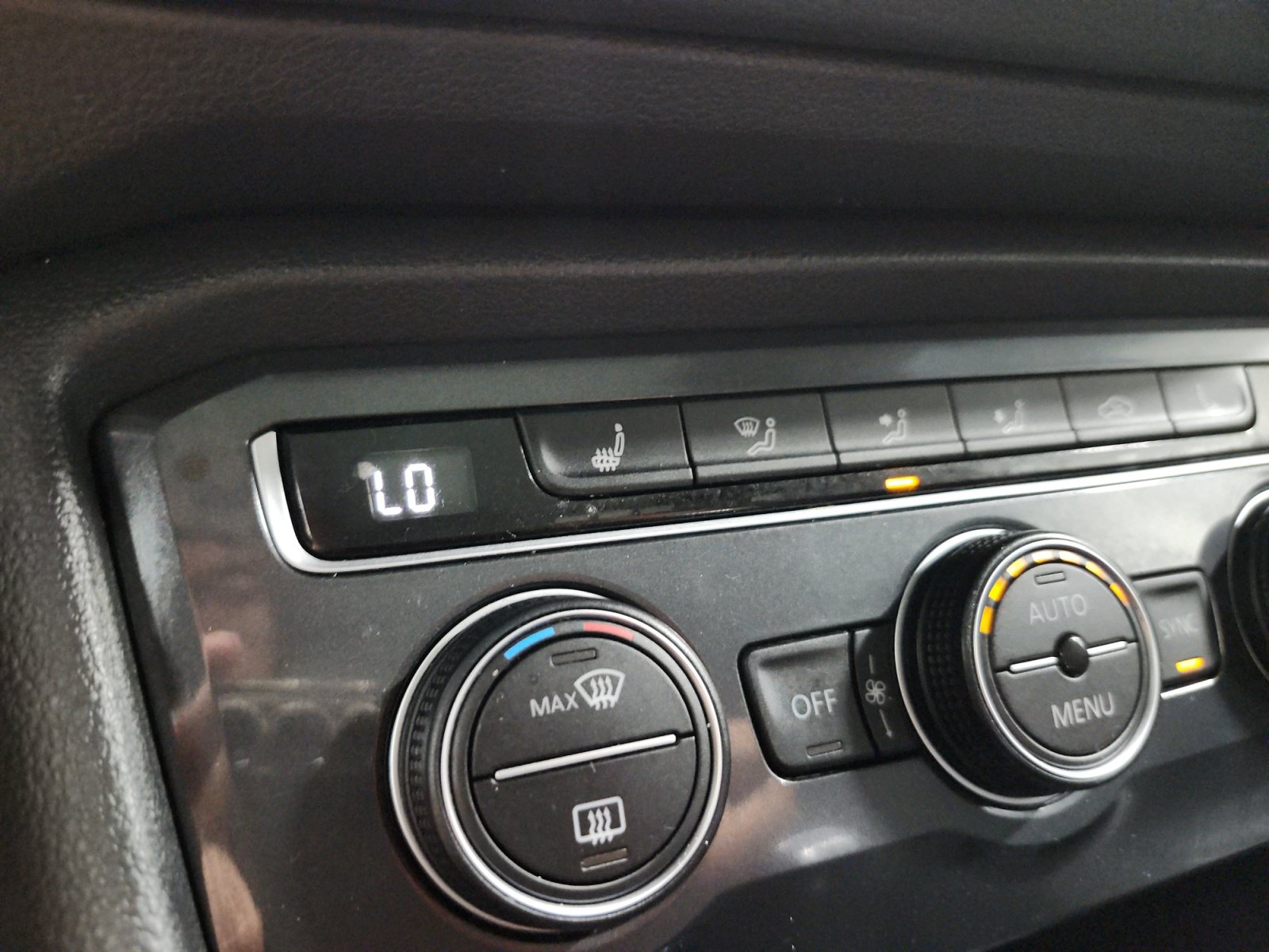 Used 2020 Volkswagen Tiguan SE w/ Panoramic Sunroof Package AWD/4WD image 20
