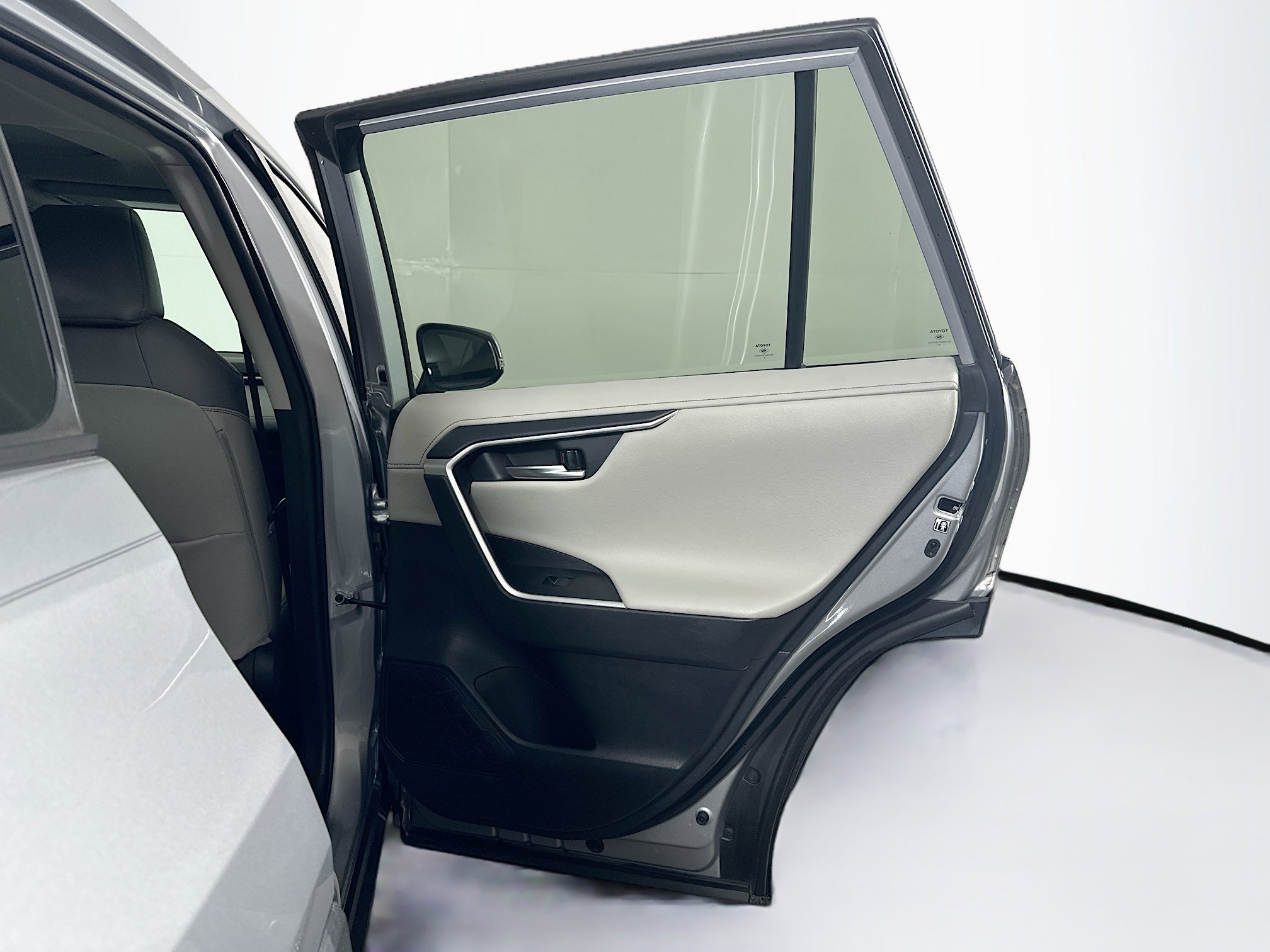 Used 2019 Toyota RAV4 Limited image 33