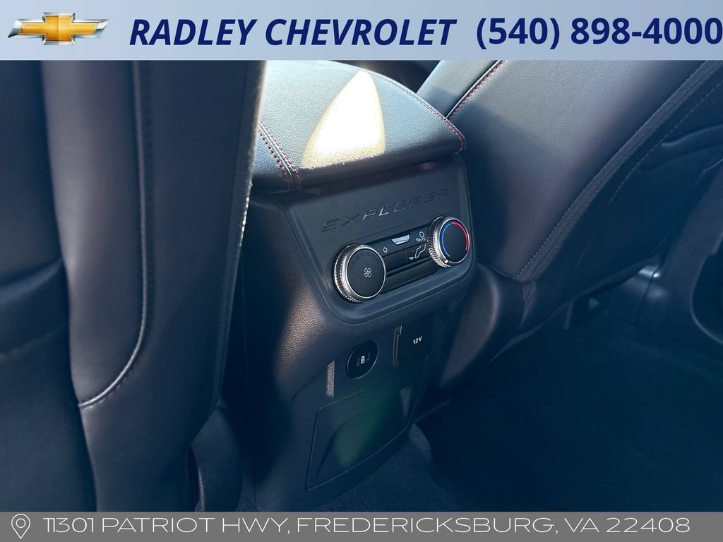 Used 2025 Ford Explorer ST-Line AWD/4WD image 13