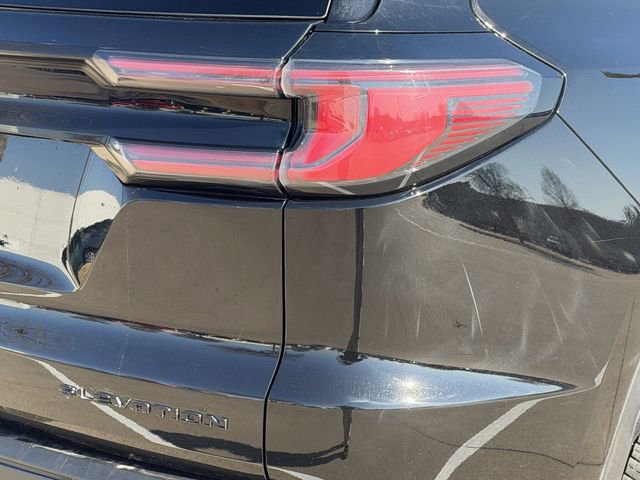 Used 2025 GMC Acadia Elevation image 7