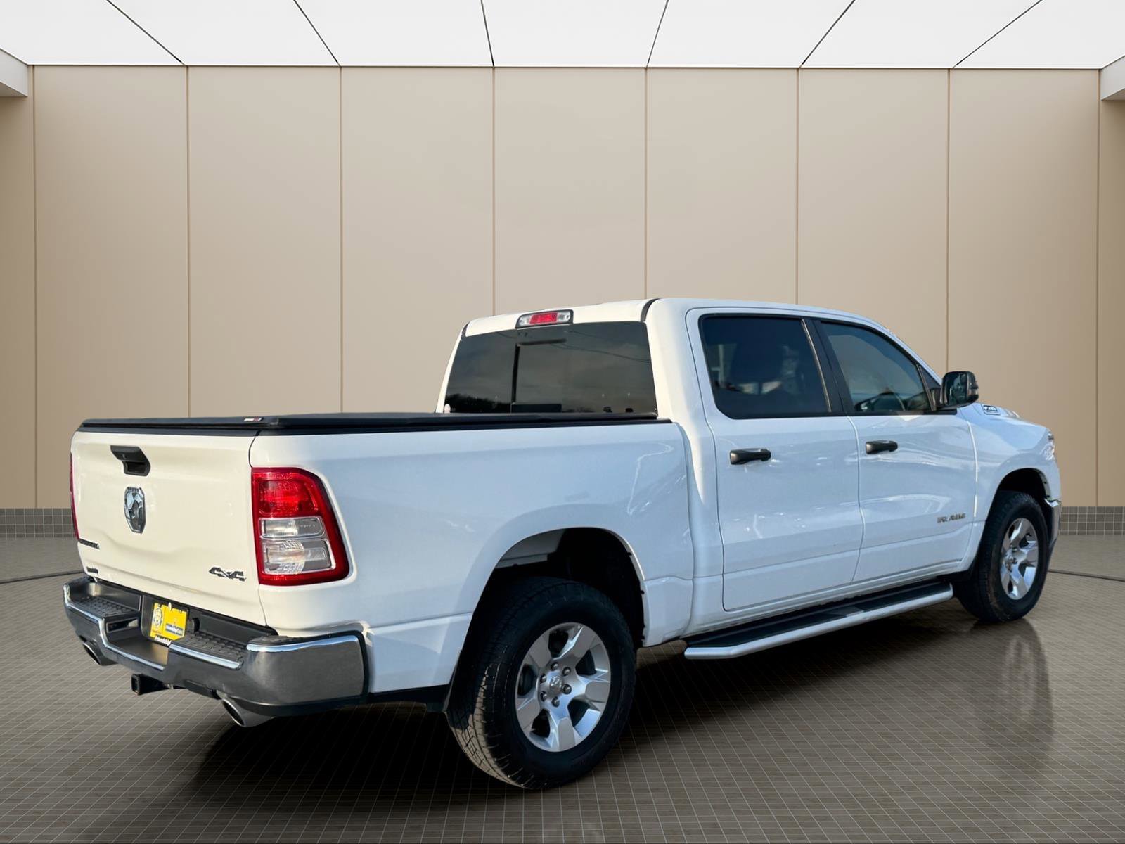 Used 2023 RAM 1500 Big Horn AWD/4WD image 3