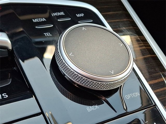 Used 2025 BMW X5 xDrive50e image 28