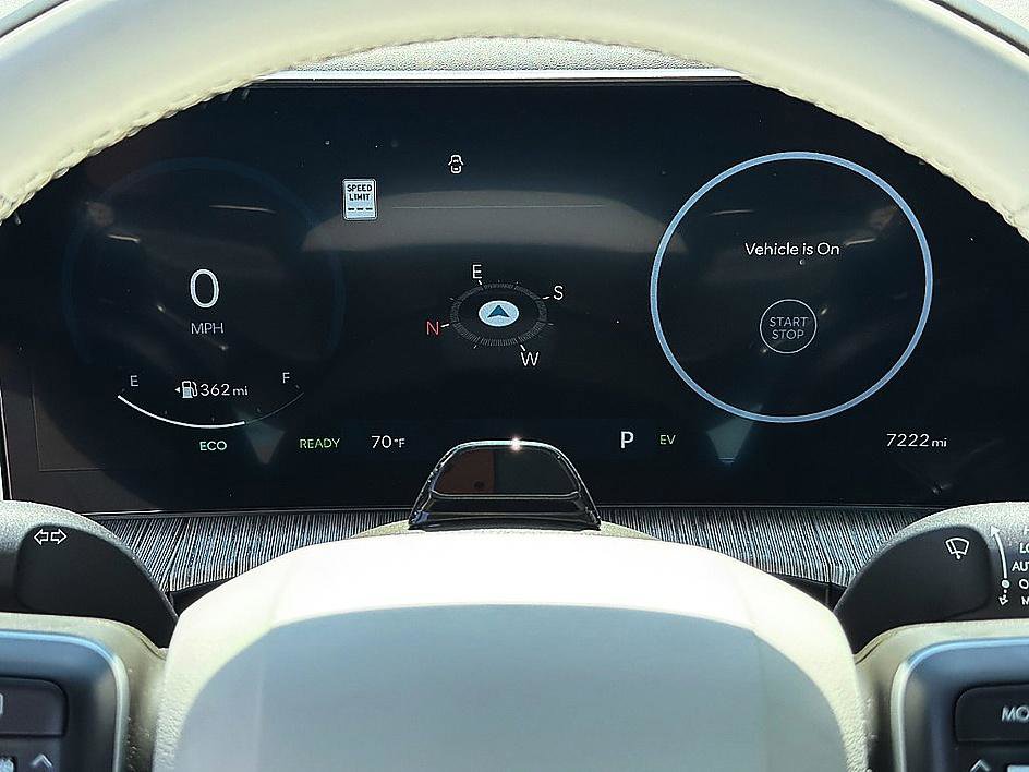 Used 2025 Hyundai Santa Fe Calligraphy AWD/4WD image 11