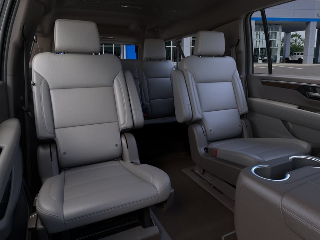 New 2026 Chevrolet Suburban LT w/ Comfort Package AWD/4WD image 19