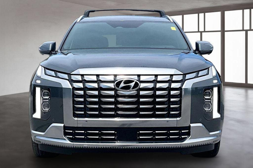 Used 2024 Hyundai Palisade Calligraphy FWD image 2